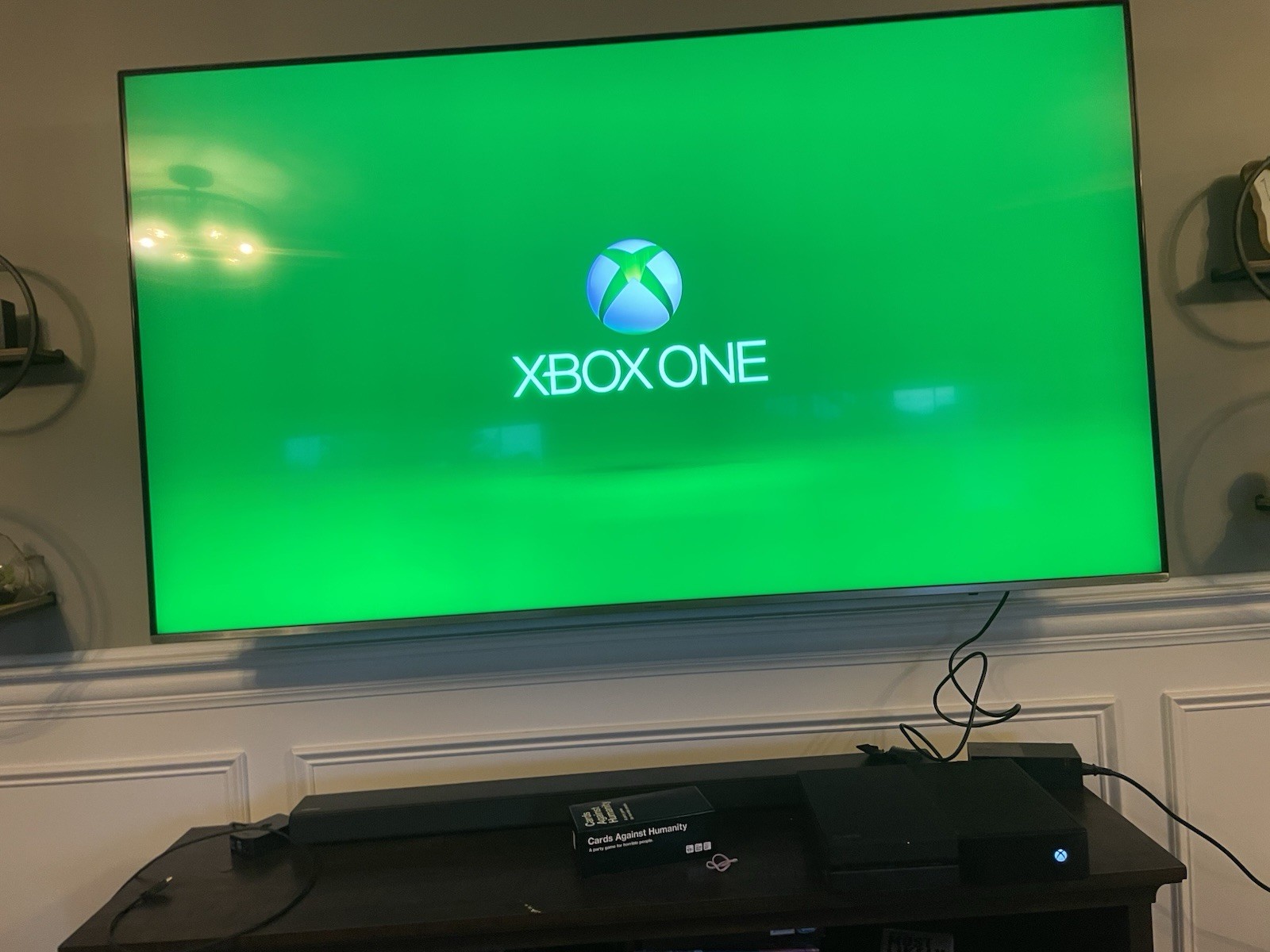 Xbox One Black Console, 2 controllers Charging Station And Battery Packs Works