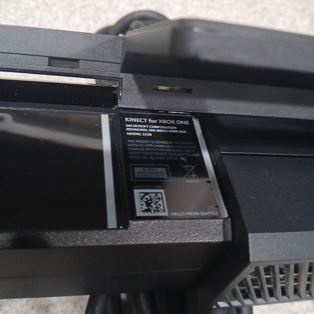 Microsoft Xbox One Console 1540 500GB SSHD W Original Box, Controller & Kinect