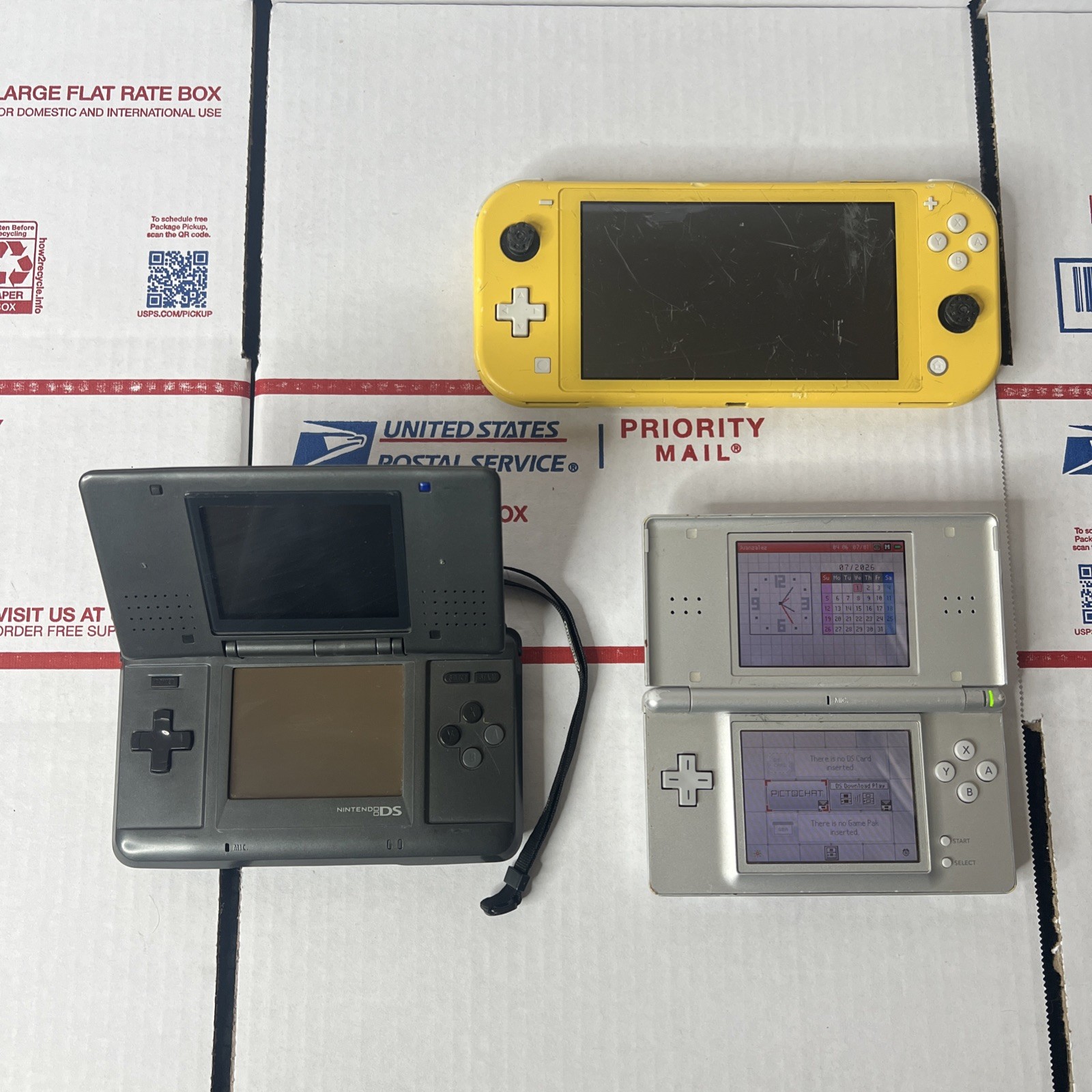 Nintendo Switch Lite & 2 Nintendo DS Lite Handheld Consoles *AS IS -PARTS -READ
