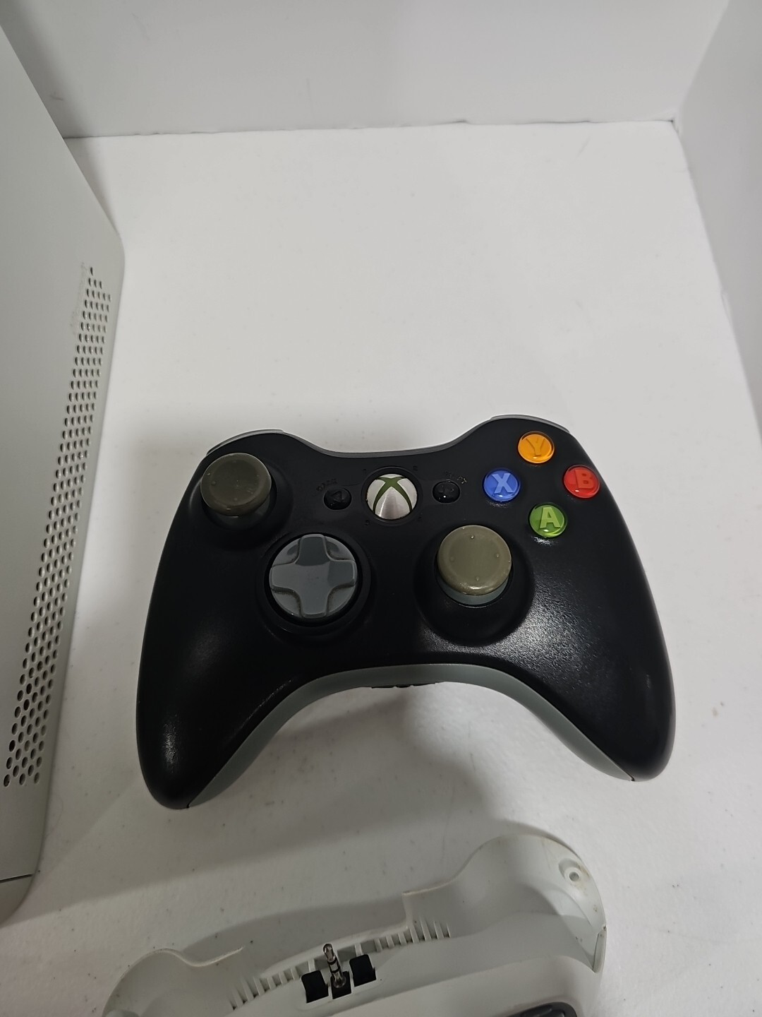 Microsoft Xbox 360 Pro 20GB Console – Matte White- NOT WORKING PARTS ONLY