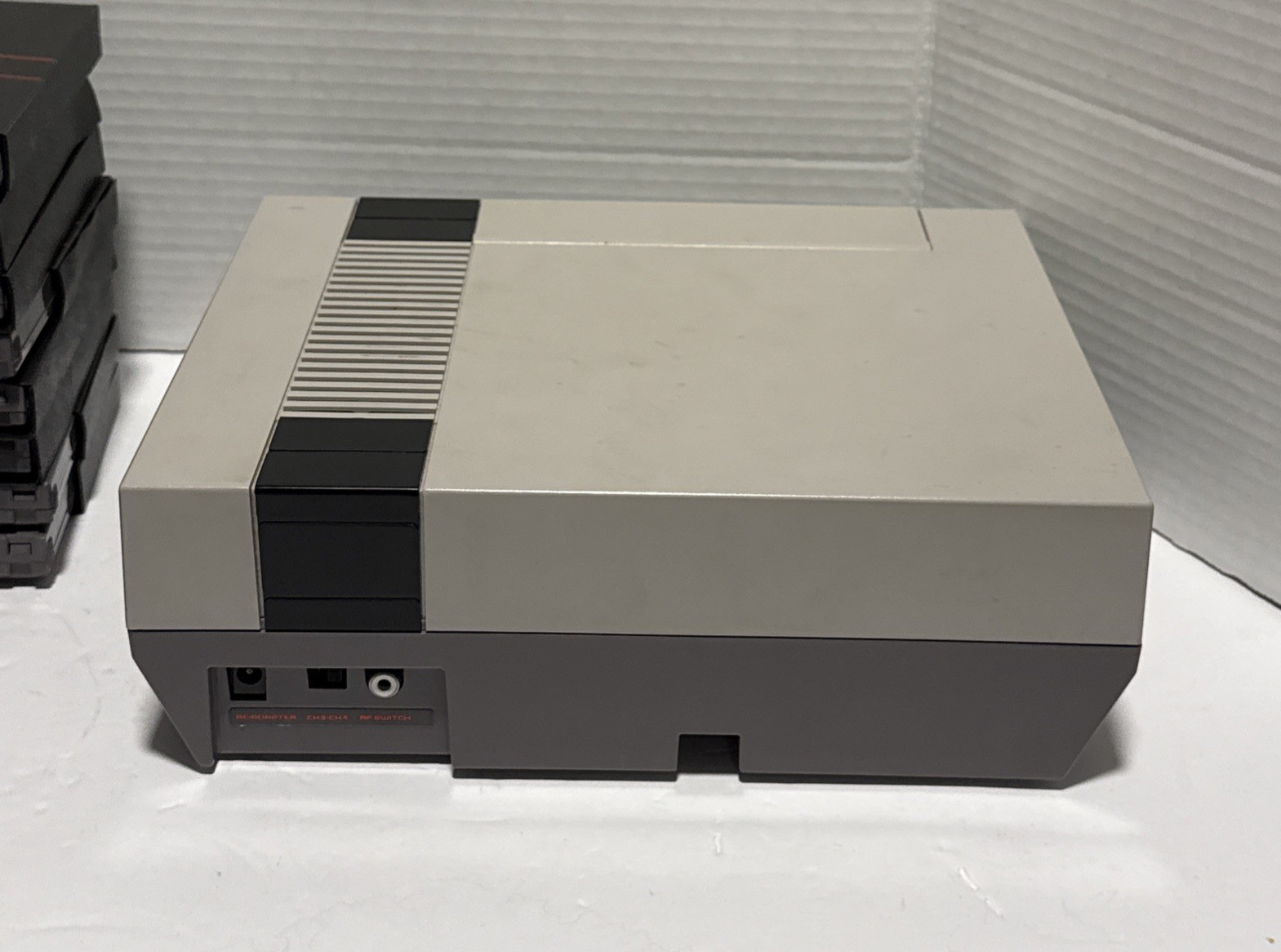 Nintendo NES Console Bundle with 8 Games, 2 Controllers – Tested & Working