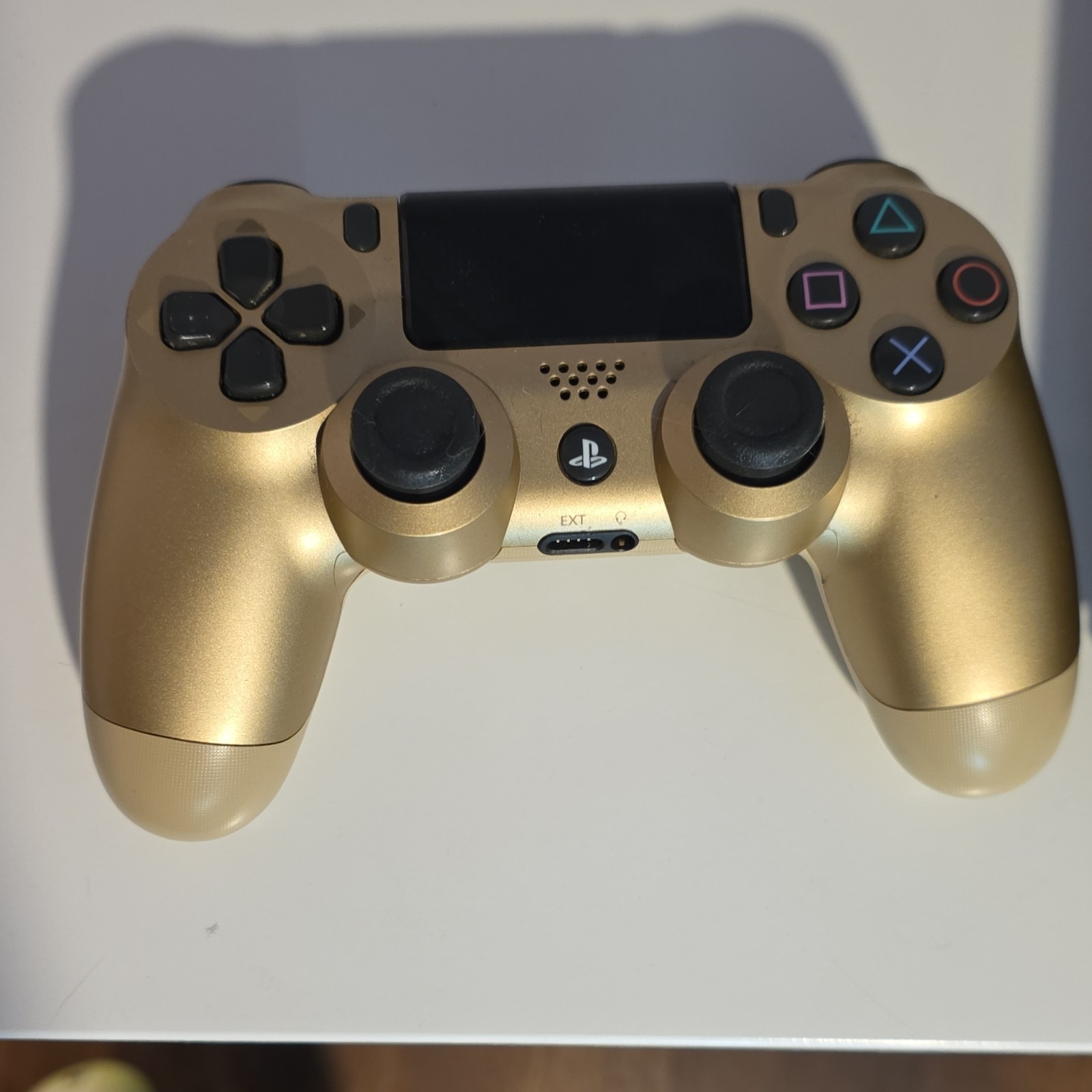 Sony PlayStation 4 PS4 CUH-1215A Black 500GB Wi-Fi 1080p Console Gold Controller