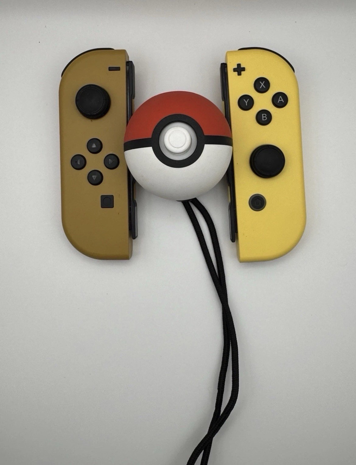 *US SELLER* Nintendo Switch Console Let’s Go Pikachu! + Poke Ball Plus! & Dock!