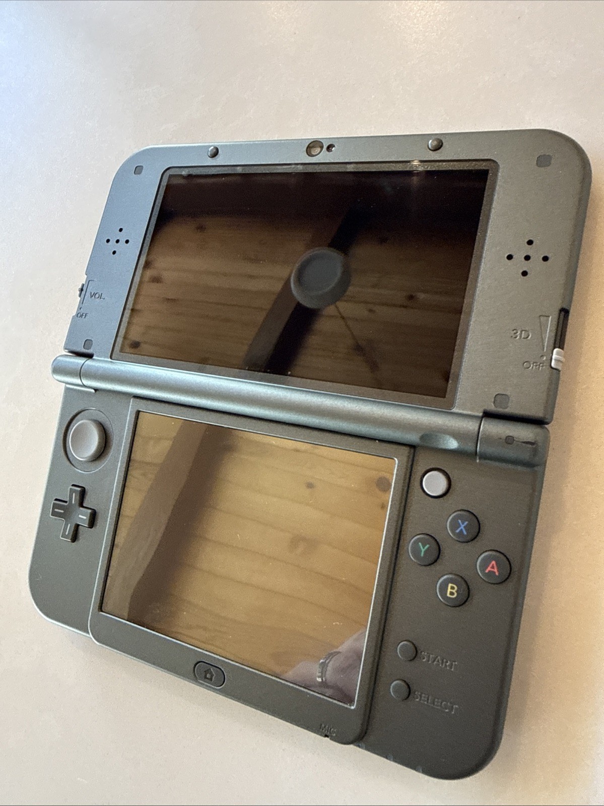 *New* Nintendo 3DS XL Gray Black Console w/ Charger US Version w/ Game + SD