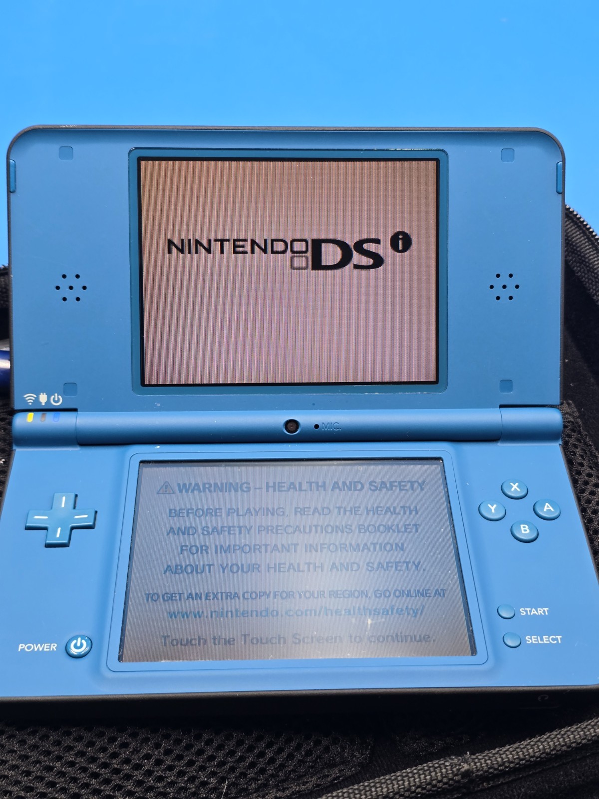 Nintendo DSi XL Blue Console Bundle w/ Charger Case Stylus & 15 Games Tested