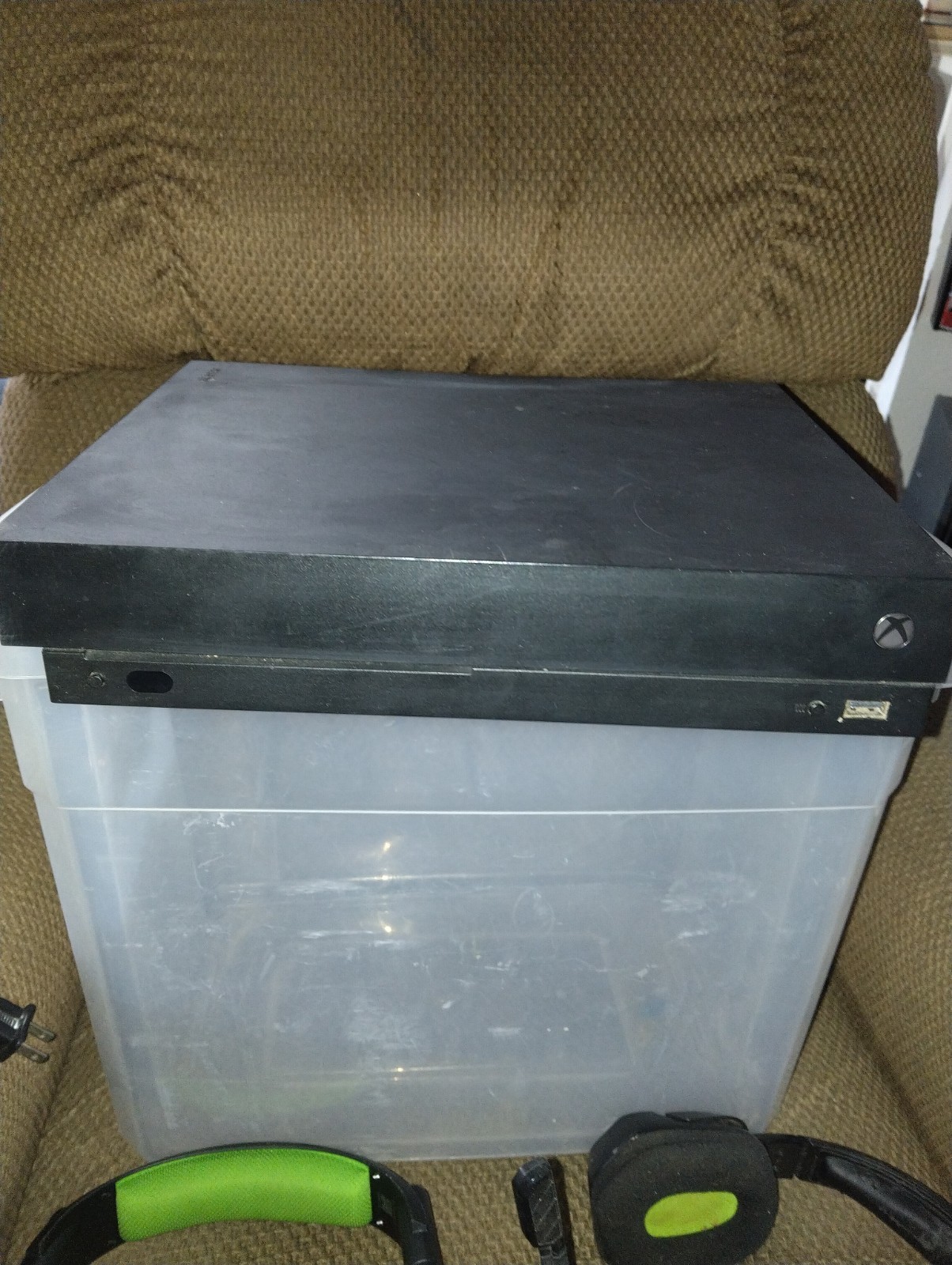 Xbox One X 1TB Console Black Model 1787 works great