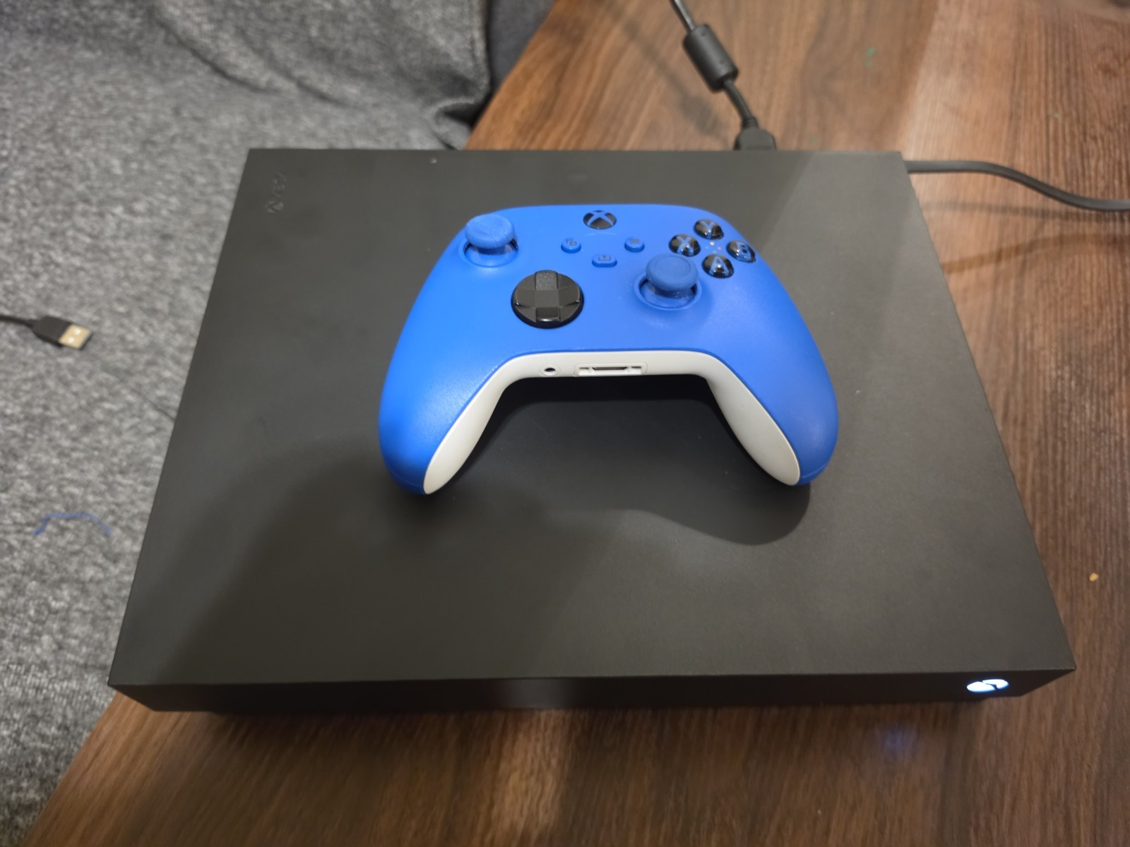 Microsoft Xbox One X 1TB Model 1787 Console System With Series S/x Controller