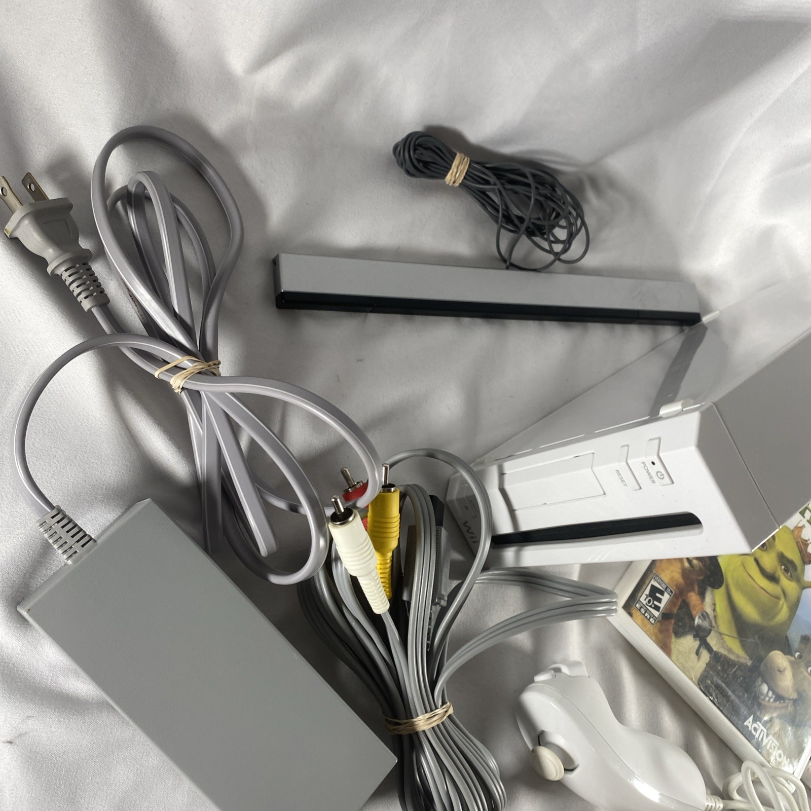 Nintendo Wii RVL-001 Console – White – Tested – GameCube Compatible w/ 3 Games