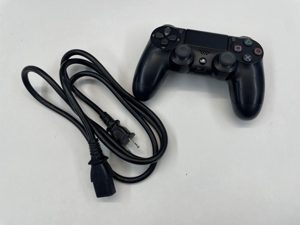 DISC READER DOES NOT WORK!! 2tb ps4 w power cord and controller. (P02004897)
