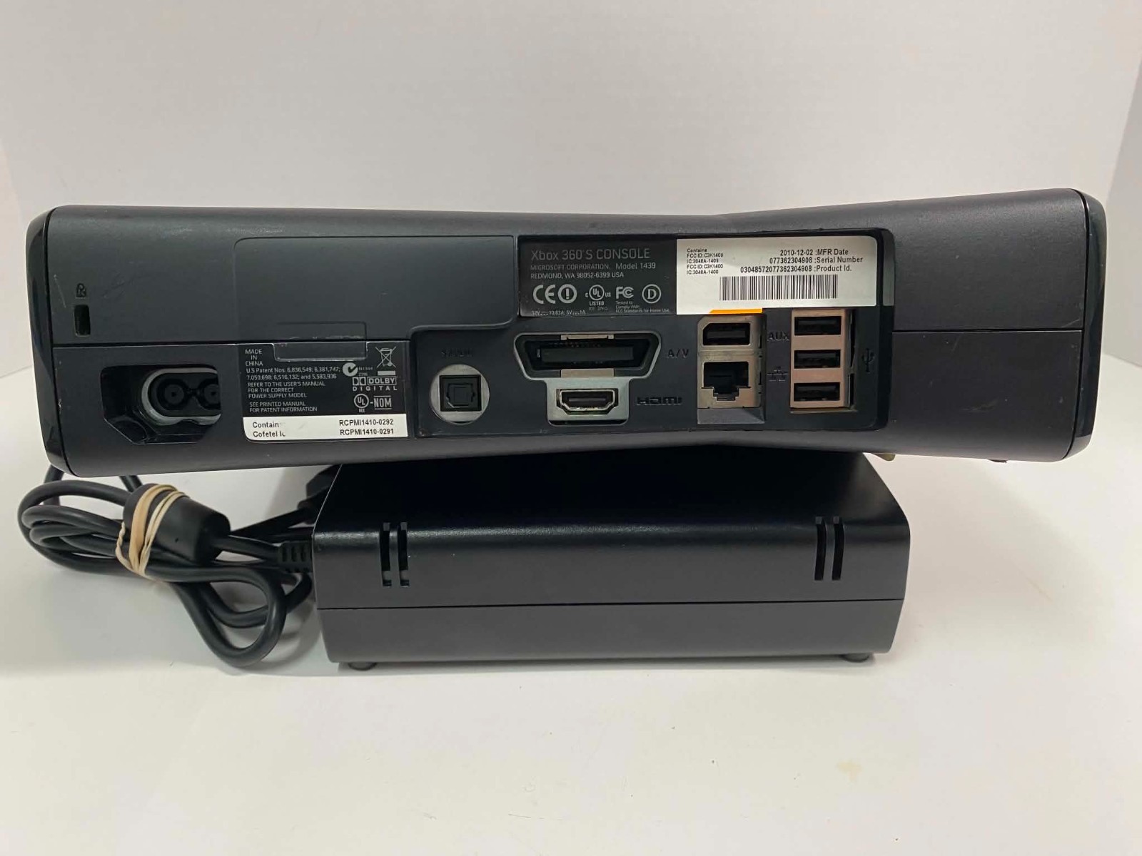 Microsoft Xbox 360 S 4GB Console – Black (1439) WORKS!