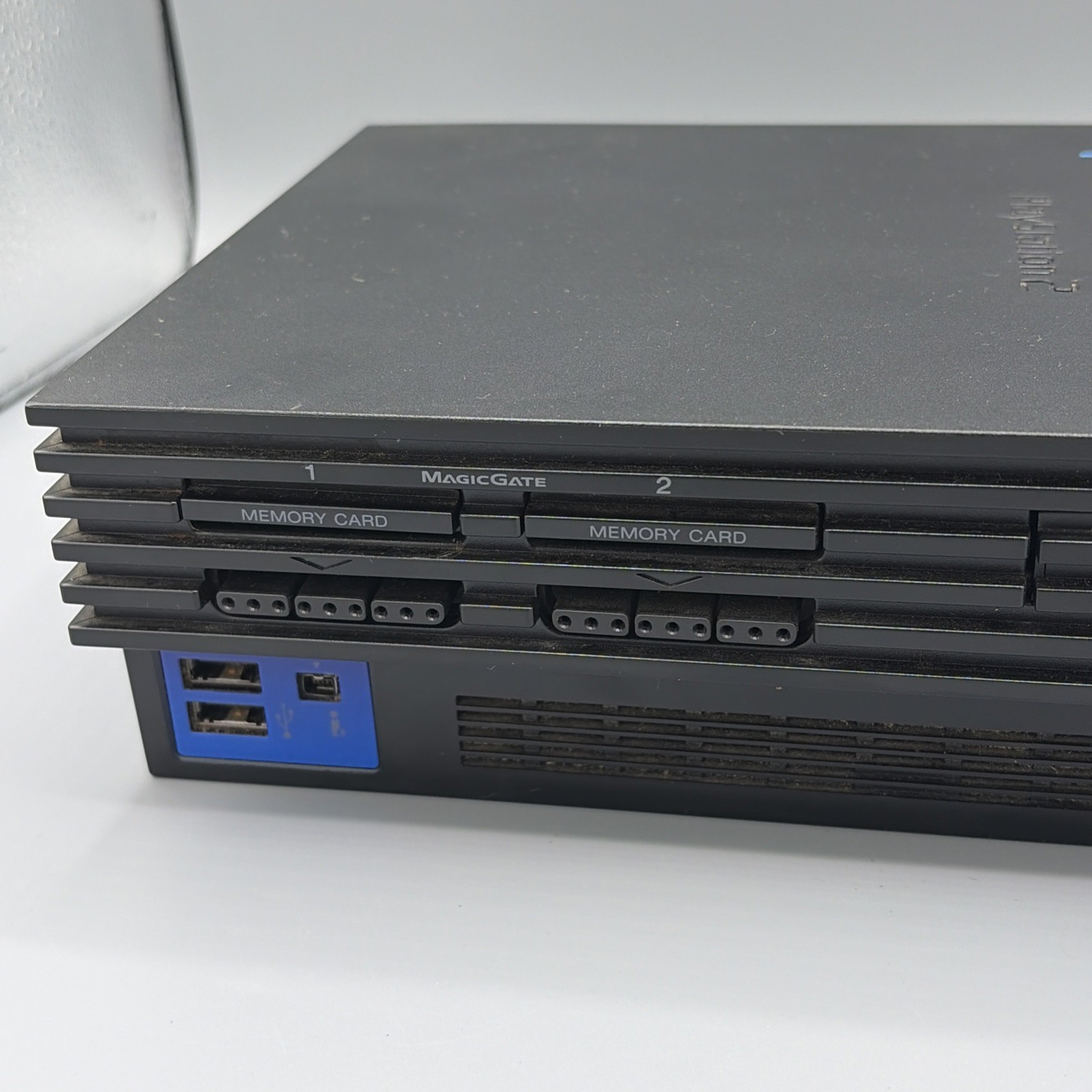 Sony PlayStation 2 Console SCPH-3001 R Near Mint Cosmetic Powers On Black Screen