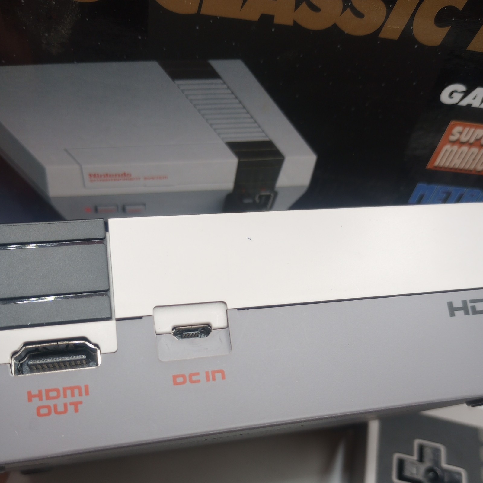 Nintendo Mini NES Classic Edition Console w/2 Wireless Nyko Miniboss controller