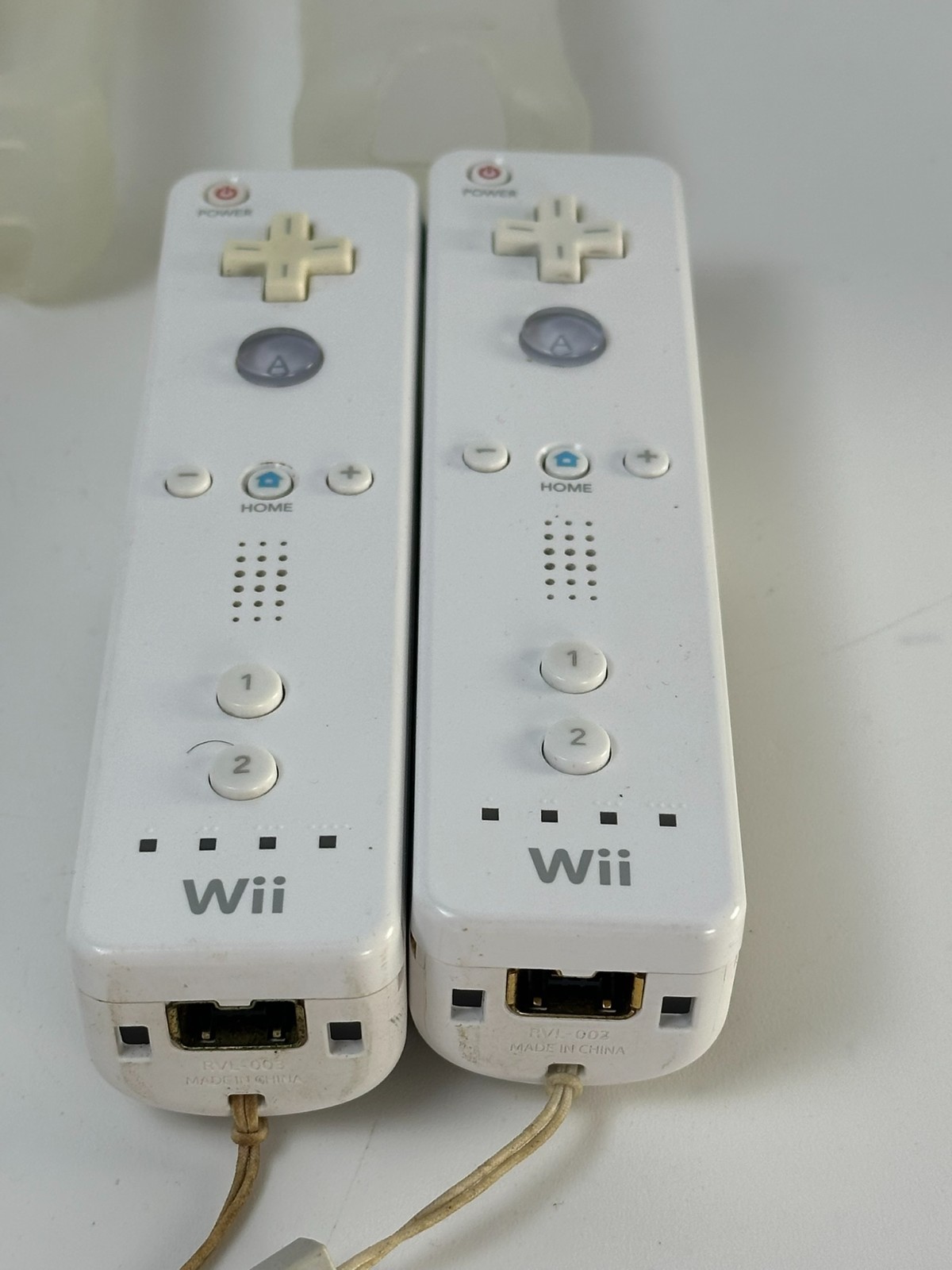 Nintendo RVL 001 Wii Console Bundle White 2 Controllers Dock Power Supply
