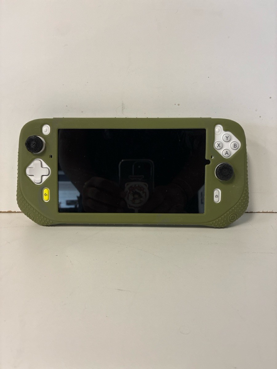 LOGITECH CLOUD HANDHELD WHITE WITH CHARGER CORD AND GREEN COVER (P18029243)