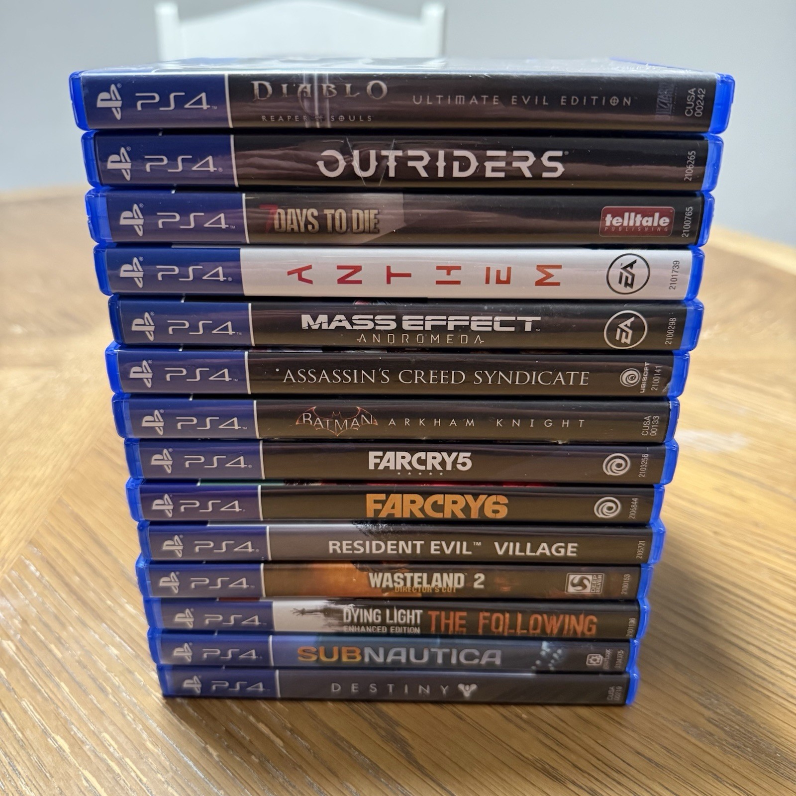 Sony PlayStation PS4 CUH-1215A Bundle-Controllers, 41 Games, Cables, Hard Drive