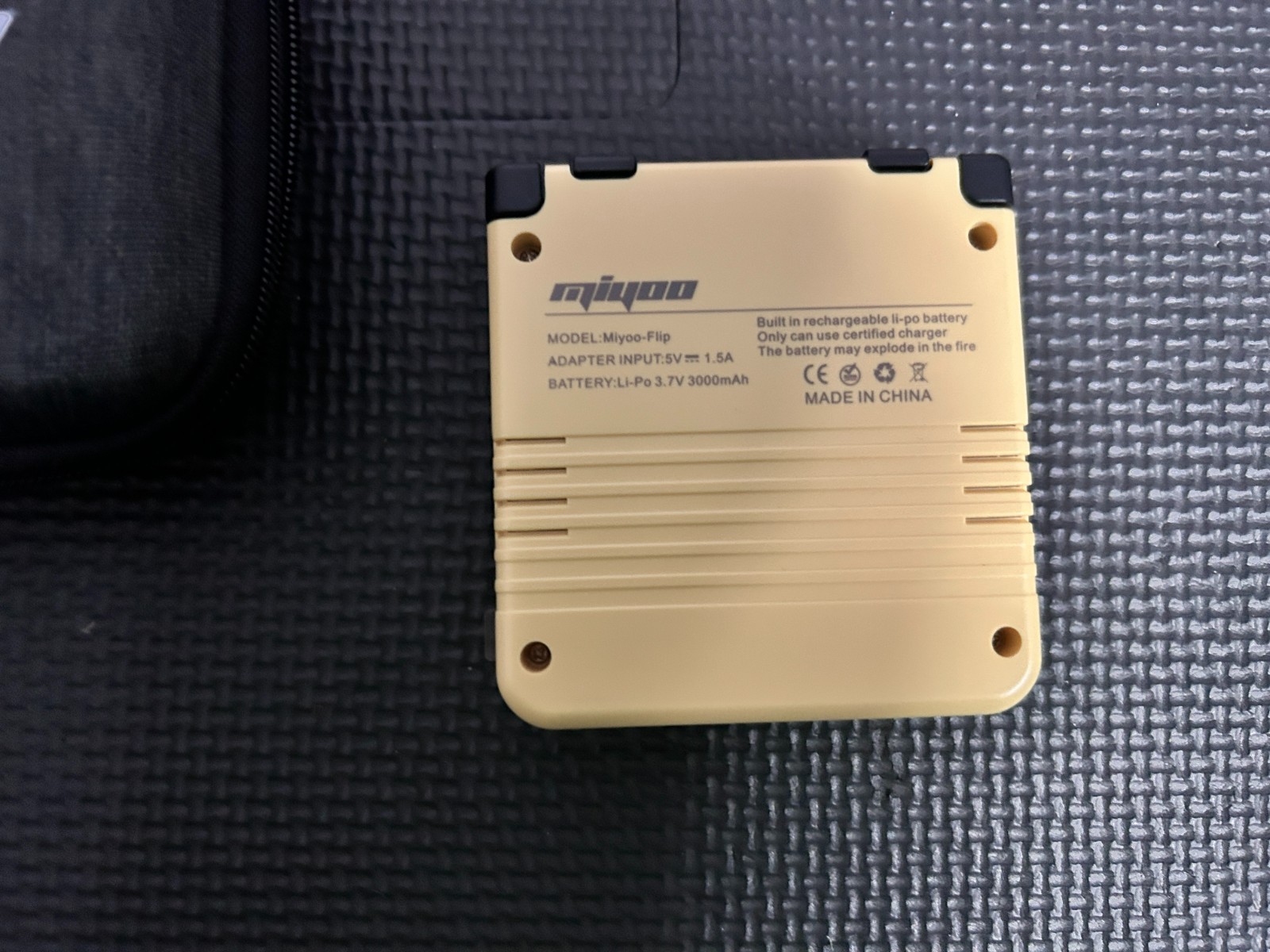 MIYOO FLIP V2 (YELLOW) 64GB GAME CARD (SHIPS FROM TEXAS) GXRG