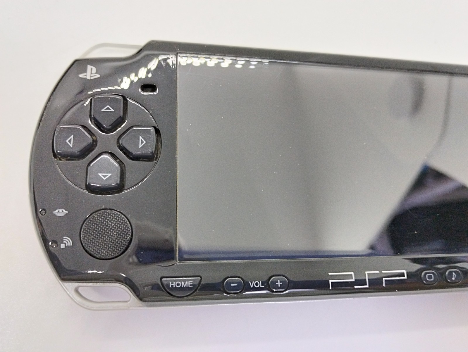 Piano Black Sony PSP 2000 System w/Box Charger [ Region Free ] Playstation w/box