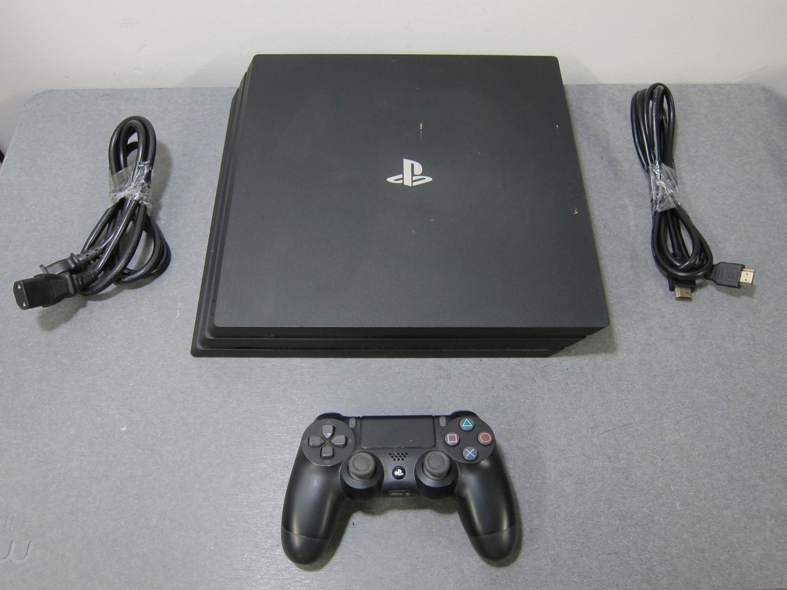 PlayStation 4 Pro 1TB Console PS4 – Firmware 13.02 – READ DESC