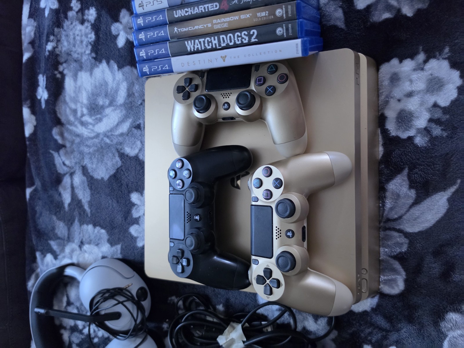 Sony PS4 Playstation 4 CUH-2015B 1TB w/ Controllers Limited Edition Gold Console