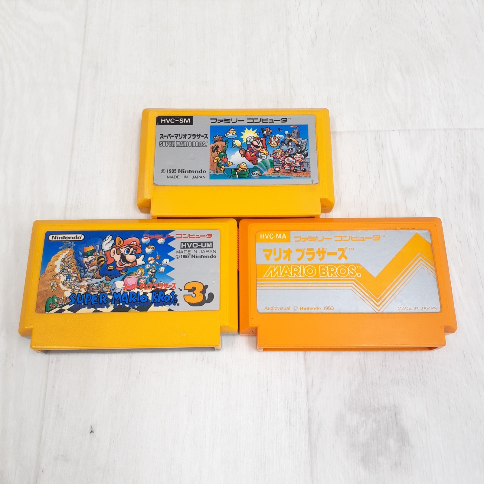 Nintendo Japanese original Famicom Console with 3 Mario Games & cables tested