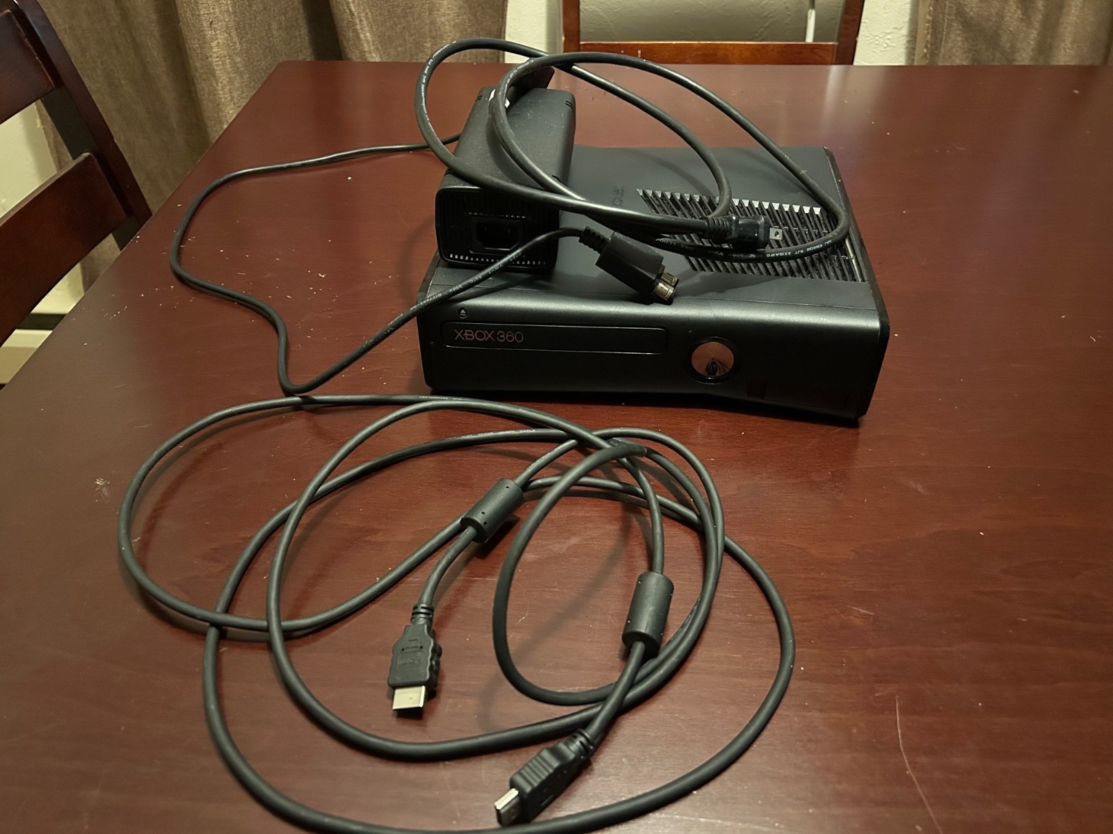Tseted 2011 XBOX 360 Slim 4GB – No Hard Drive – Works – Power Supply, HDMI Cable