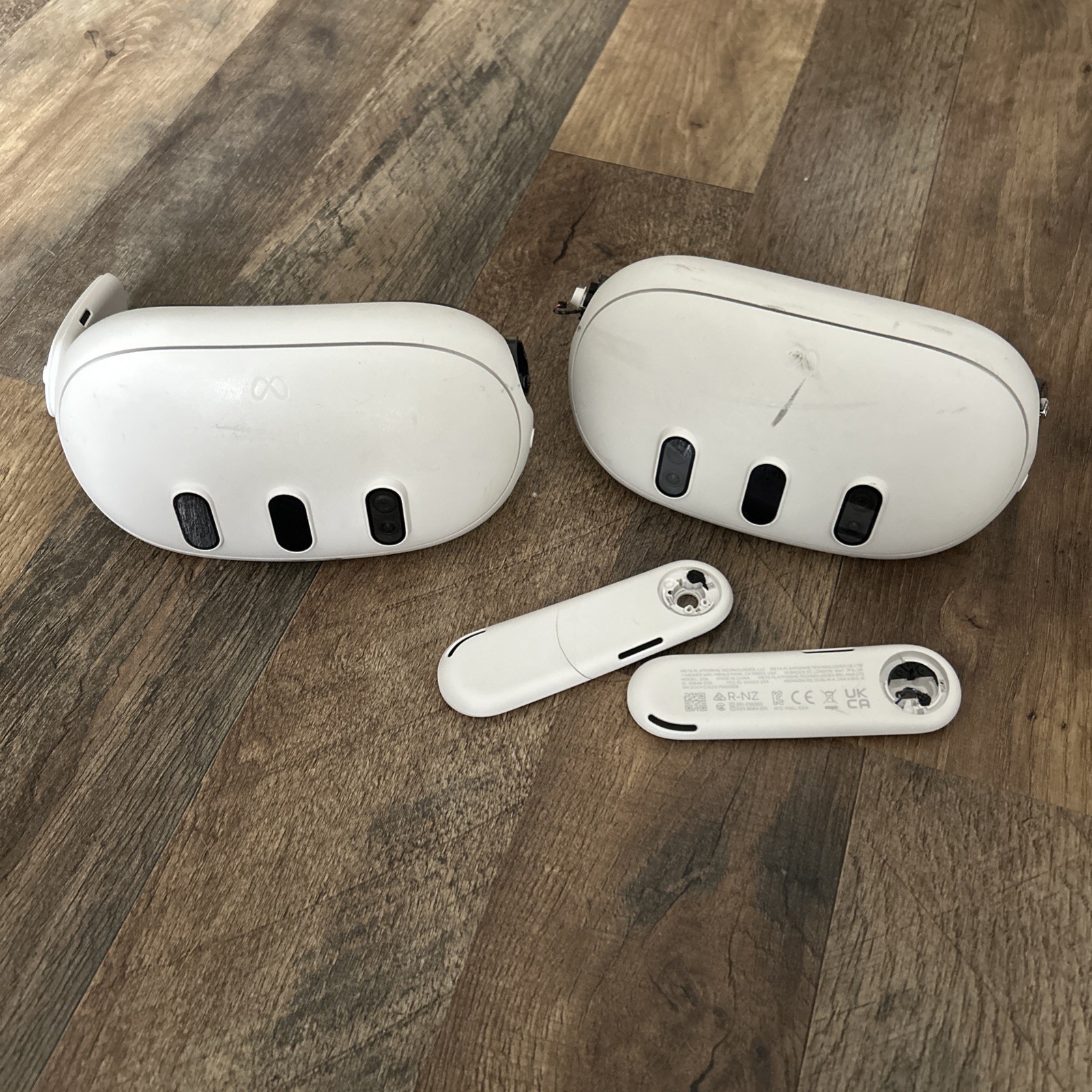 (2) – Meta Quest 3 512GB Standalone All-in-One VR Headset – Broken For Parts