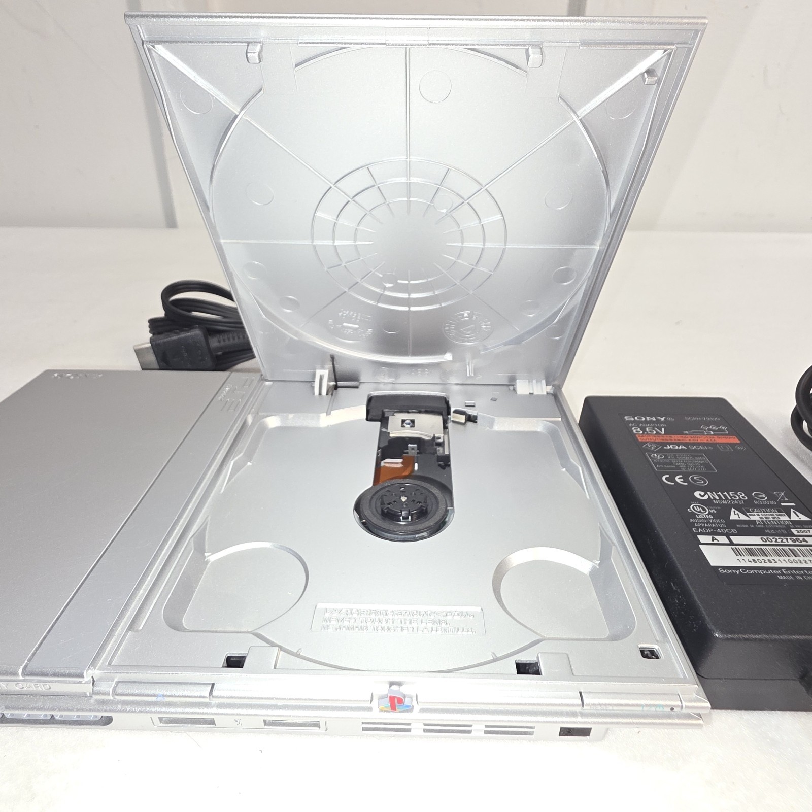 Sony PlayStation 2 Slim SCPH-90001 Console Bundle 2 Controllers Cables 8 MB Card