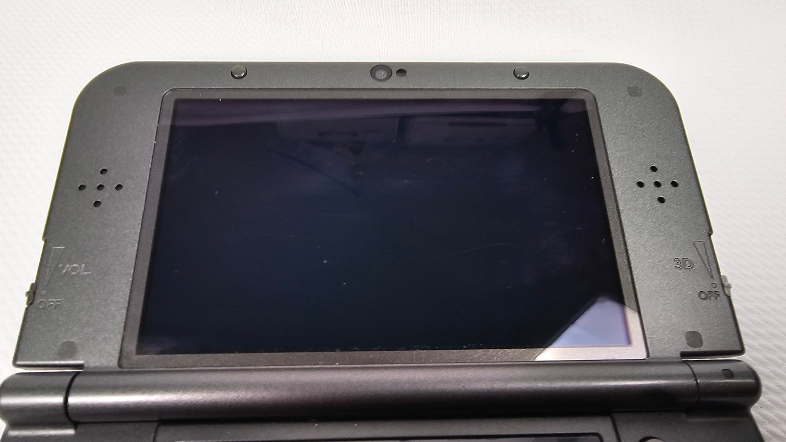 New Nintendo 3DS XL System Black NTSC-U/C (US/Canada) RED-001 USED w/ Charger