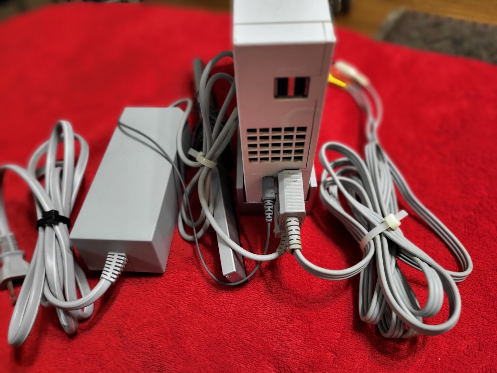 NINTENDO WII CONSOLE W/Antenna & Extra Controllers Tested Works