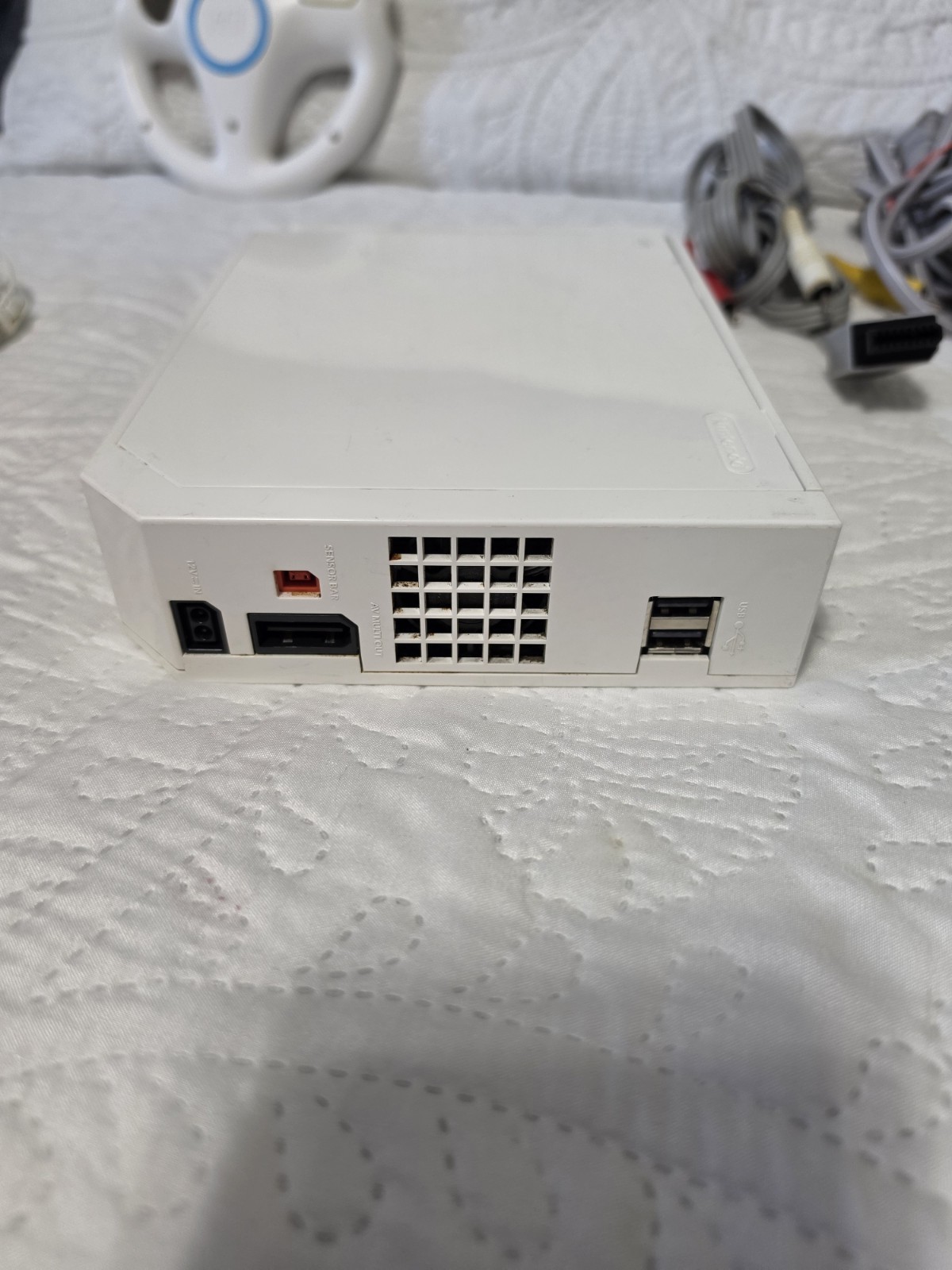 Nintendo Wii White Console Bundle Tested/Working RVL-001 W/assesories