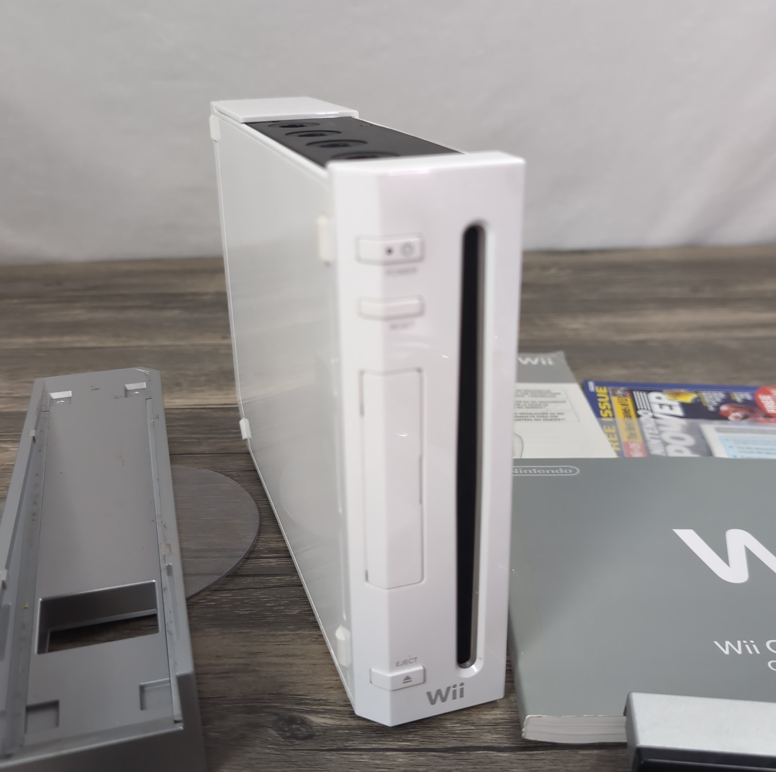 Nintendo Wii Console Bundle White RVL-001 USA Controllers And Manuals OEM Lot