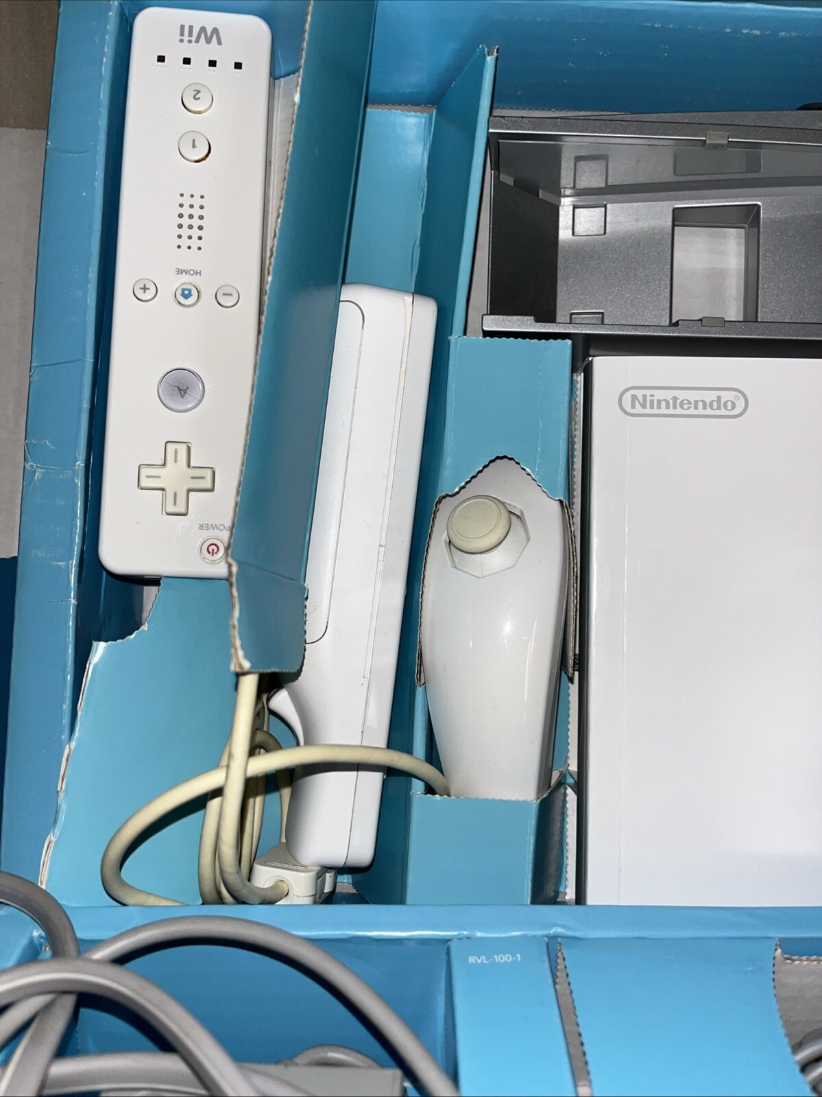 ❤️NINTENDO Wii HOME CONSOLE COMPLETE WITH NO GAMES. TESTED. RVL-001 WHITE W/ BOX