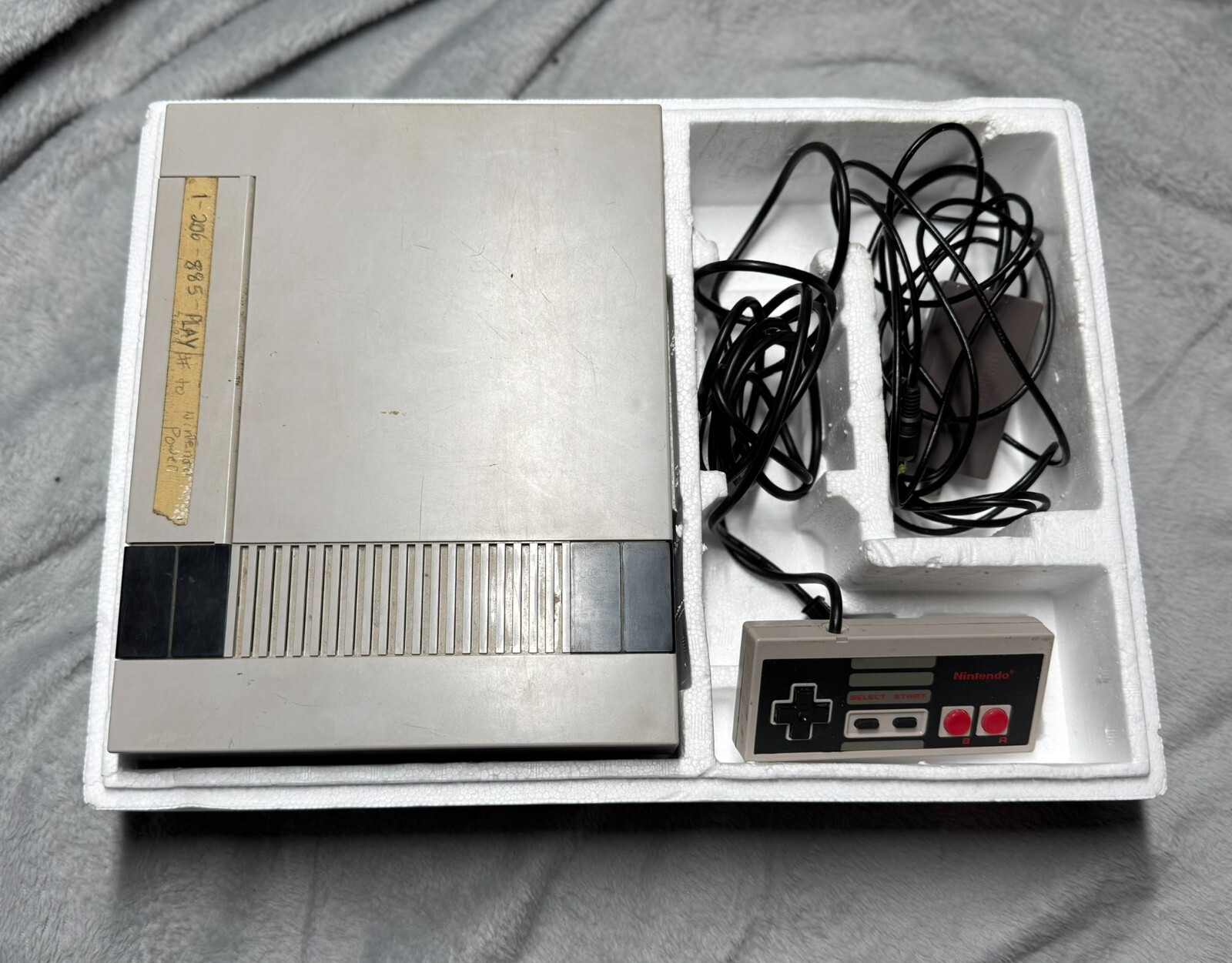 Nintendo NES Action Set Home Console – White/Gray (Model No. NES-001)