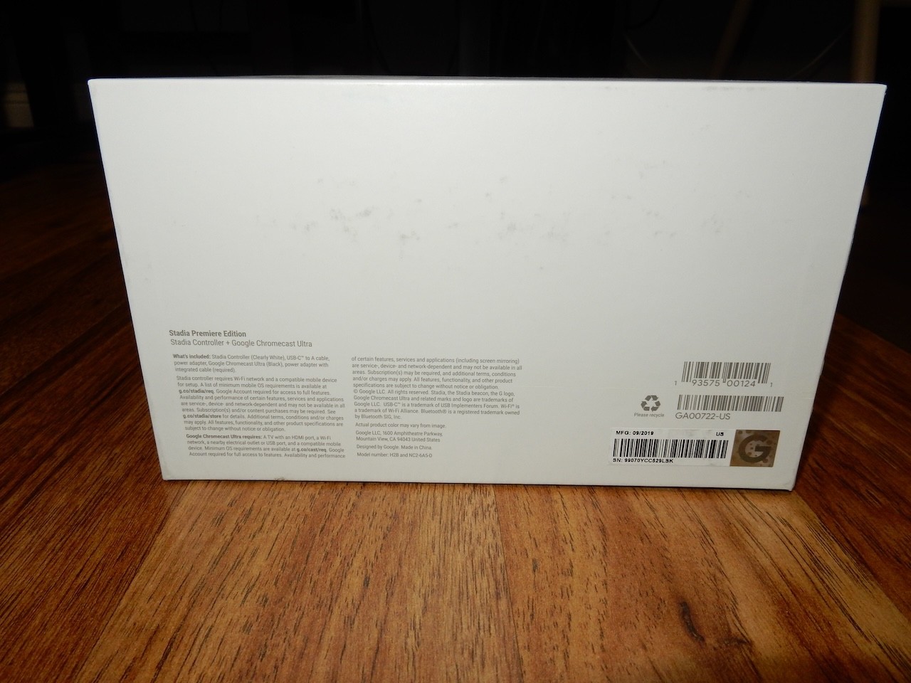 Google Stadia Premiere Edition (White) Complete with Chromecast Bluetooth