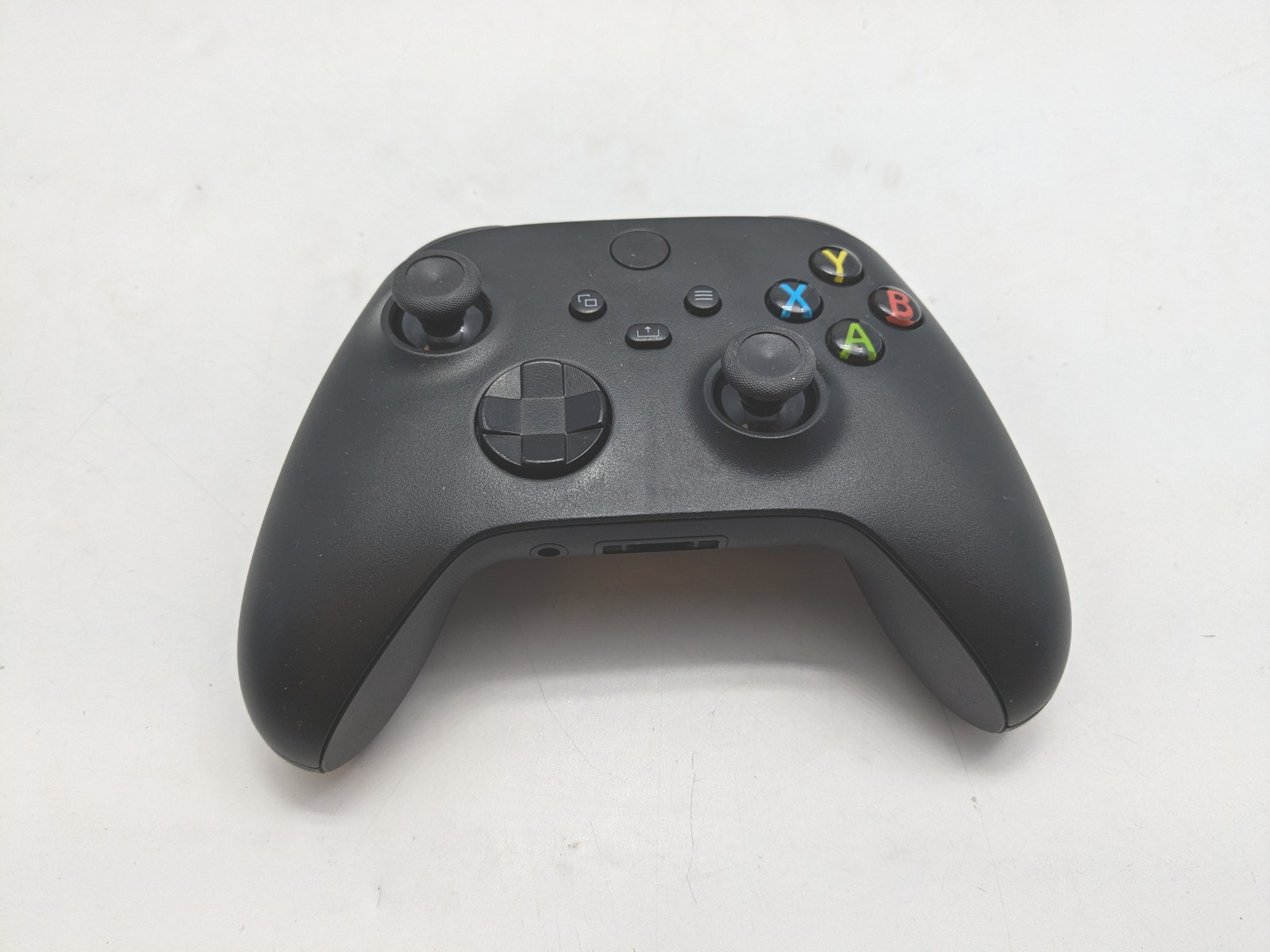 Microsoft Xbox One 500GB Console (1540) W/ Power Cord, Controller & NFS Game