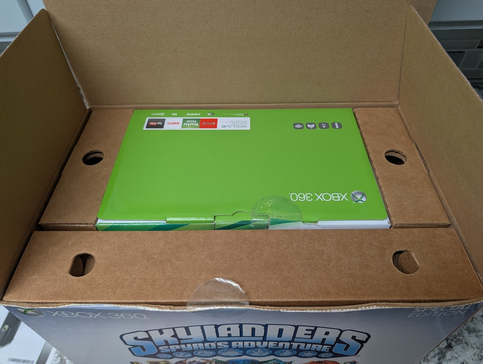 2012 Microsoft Xbox 360 Slim 4GB White Console Skylanders Bundle New OPEN BOX