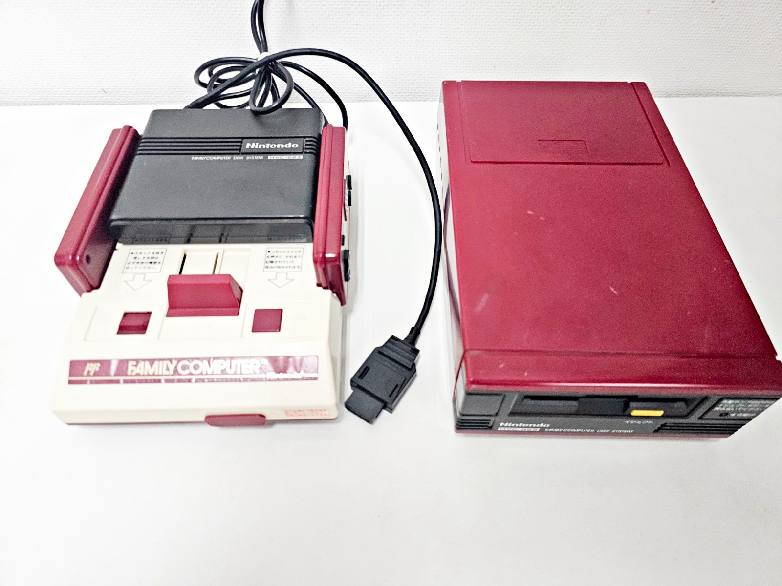 Nintendo Famicom & Famicom Disk System Set 075