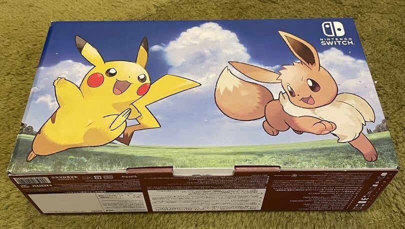 Nintendo Switch Pikachu Edition Pokemon Let’s Go! Pikachu + Poke Ball Plus