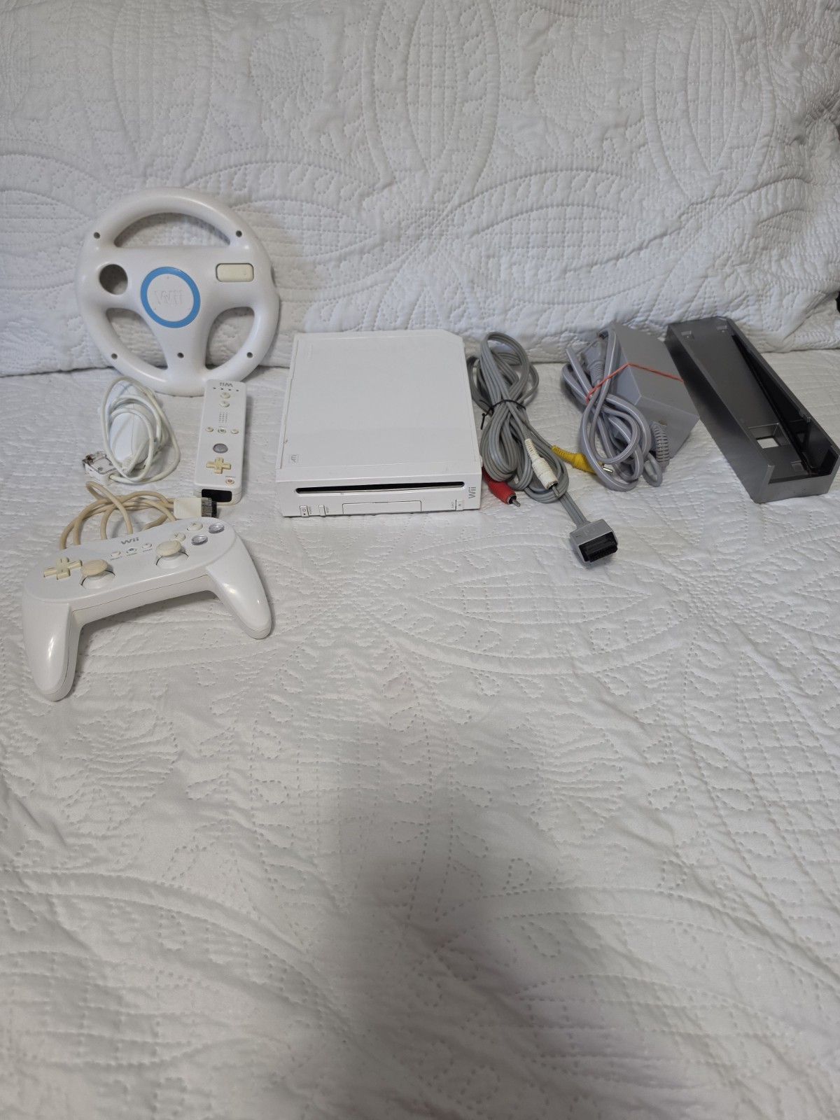 Nintendo Wii White Console Bundle Tested/Working RVL-001 W/assesories