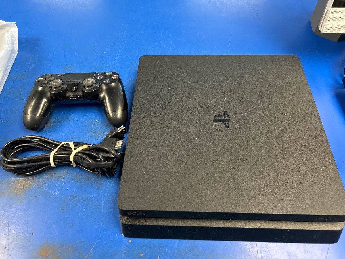 SONY PS4 – SYSTEM – CUH-2215B – 500GB – SLIM (C57006979)