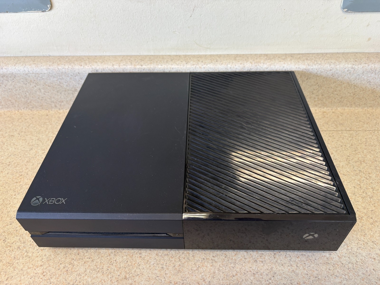 Microsoft Xbox One 1 TB Black Console 1540 w/ Controller & 3 Games