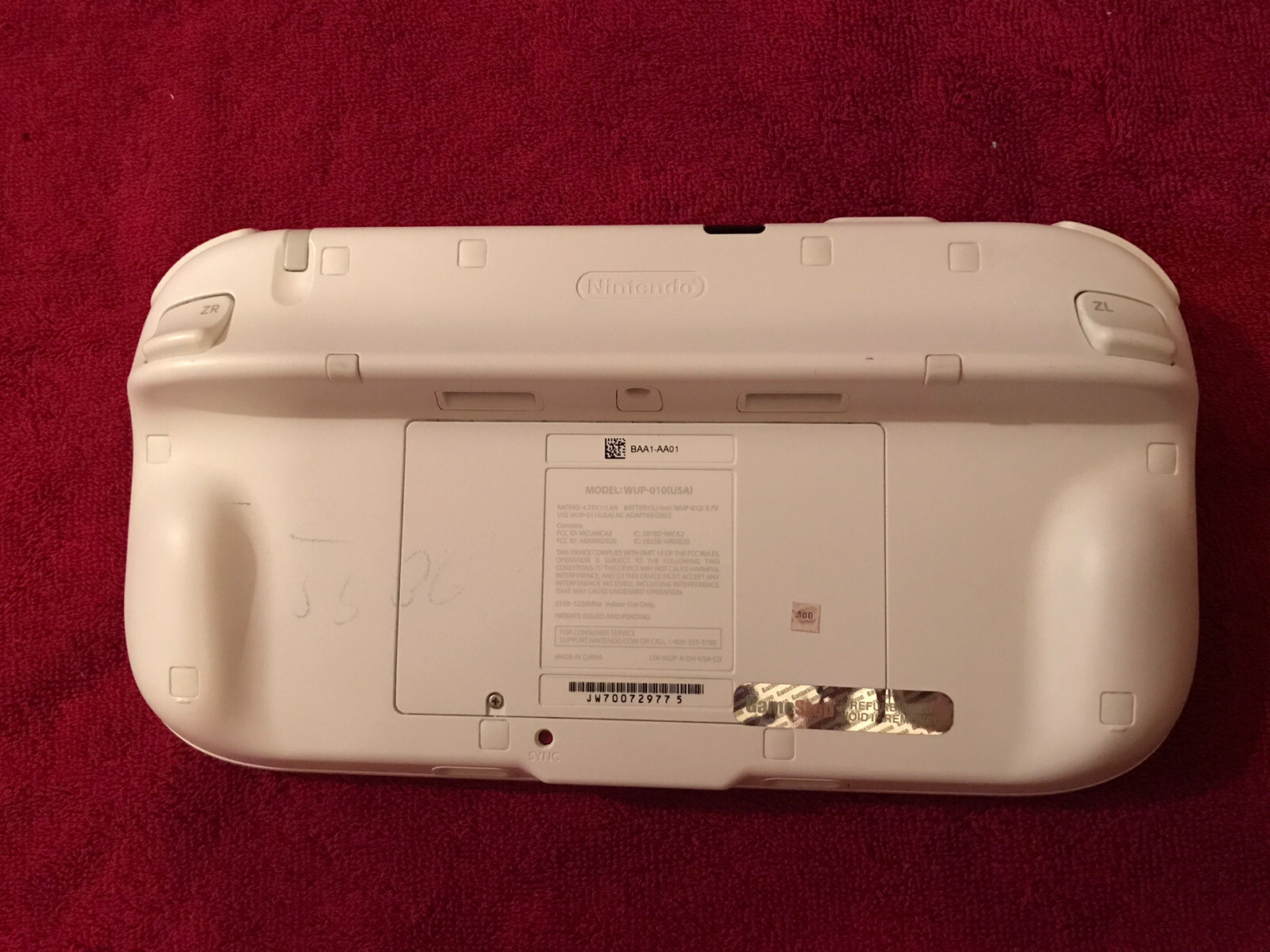 Nintendo Wii U Basic Set 8GB White Handheld System, Power Cord & 11 Games