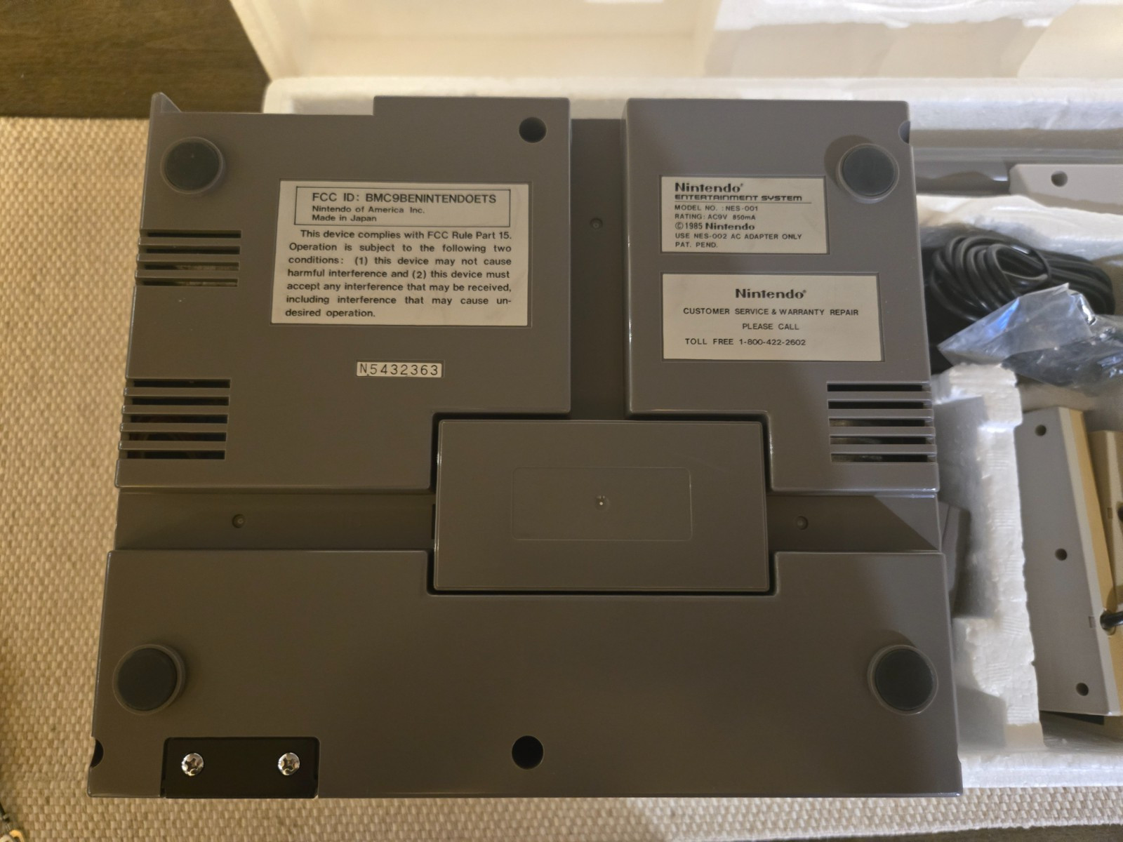 Vintage Nintendo NES Action Set Home Console, Complete In Box + Mario /Duck Hunt
