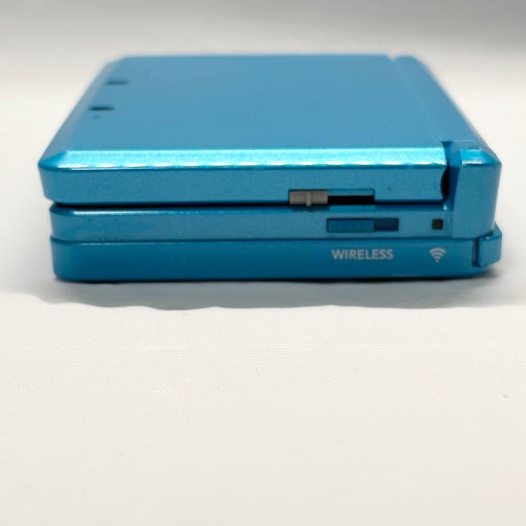 LCD in excellent condition Nintendo 3DS Light Blue genuine charger confirmed to
