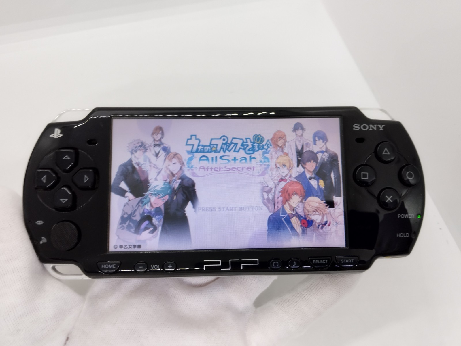 Piano Black Sony PSP 2000 System w/Box Charger [ Region Free ] Playstation w/box
