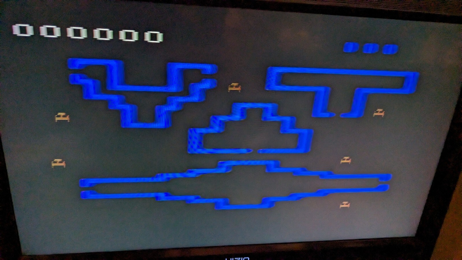 Atari 7800 system 20 Games,2 Controllers hook ups Tested to work Good condition