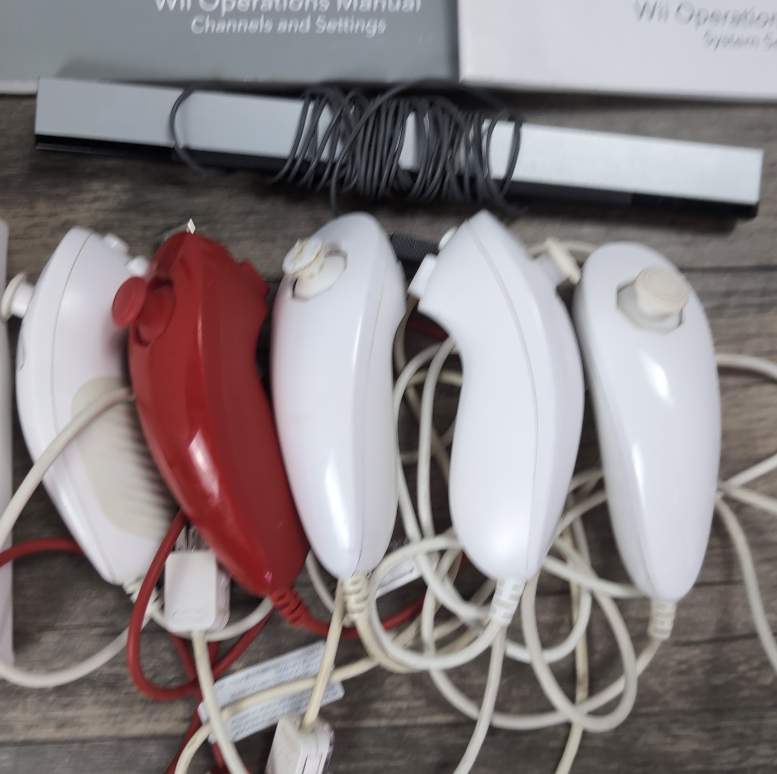 Nintendo Wii Console Bundle White RVL-001 USA Controllers And Manuals OEM Lot