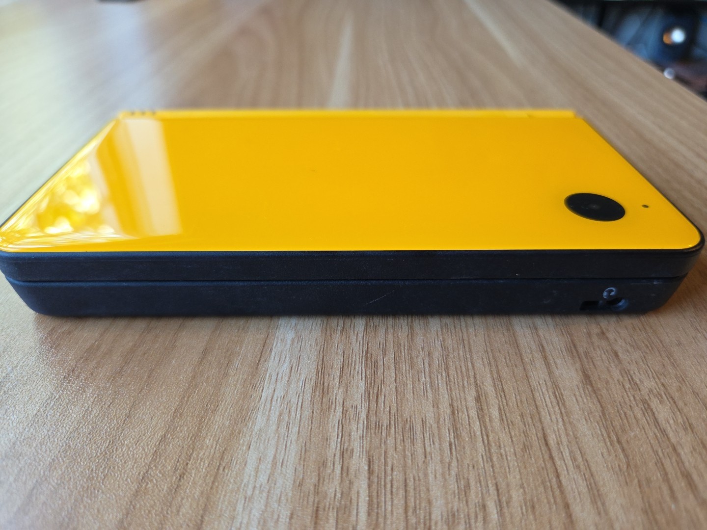 Nintendo DSi LL XL Yellow Console Japan W/charger US SELLER