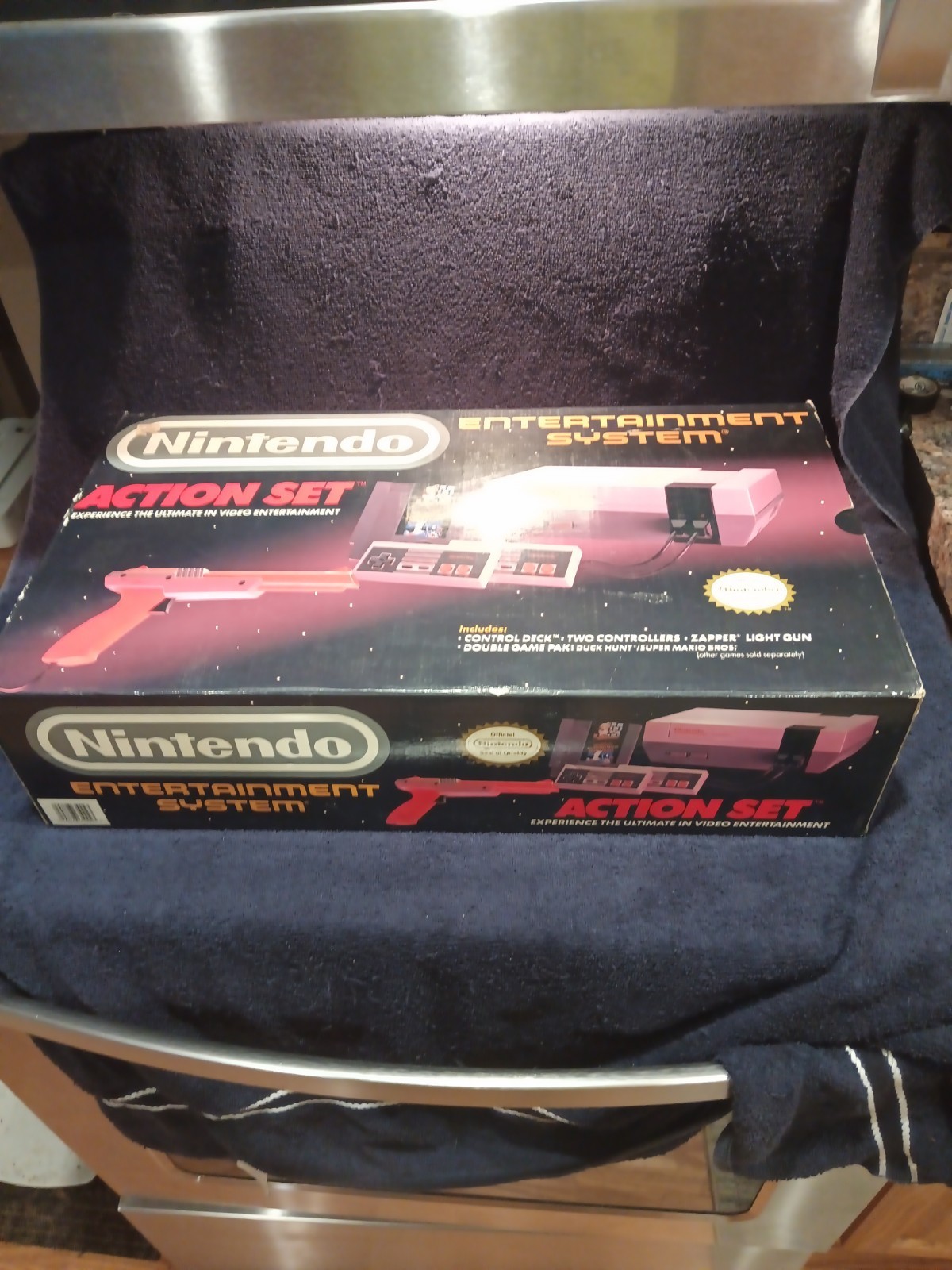Nintendo Nes Action Set Console System Complete in Box (Cib) Controllers / Games