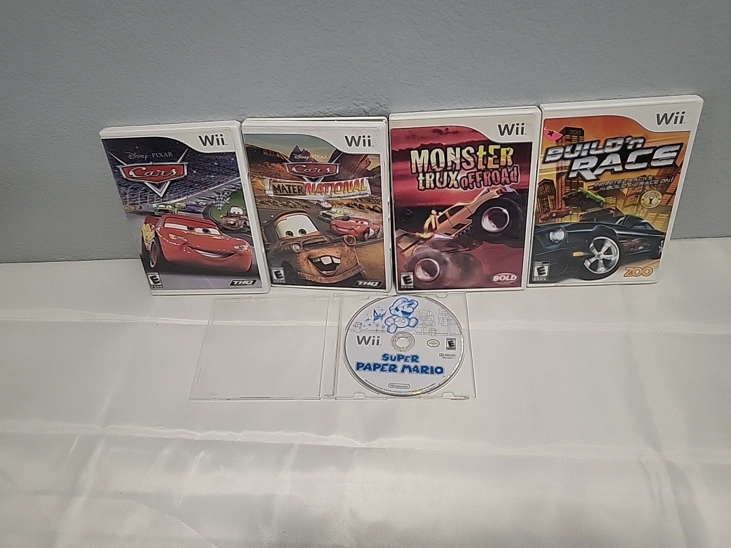 Nintendo Wii Video Game Console RVL-001 Bundle With 5 Games And Accessories